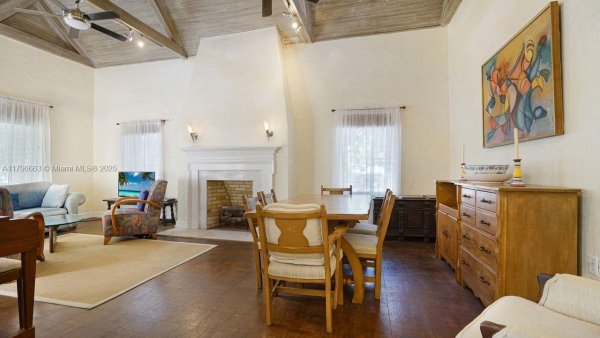 1423 Biarritz Dr Miami Beach, FL 33141