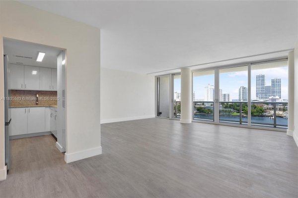 900 Bay Dr #718+Dock Slip available Miami Beach, FL 33141