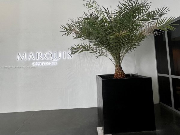 1100 Biscayne Blvd #1706 Miami, FL 33132