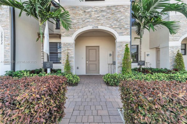 12976 SW 233rd Ter Homestead, FL 33032