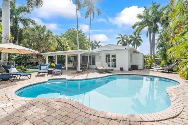 2837 NE 17th Ave Wilton Manors, FL 33334