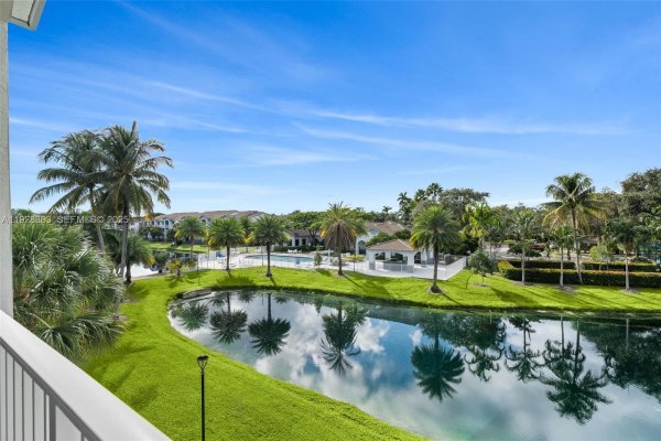 2600 S University Dr #326 Davie, FL 33328