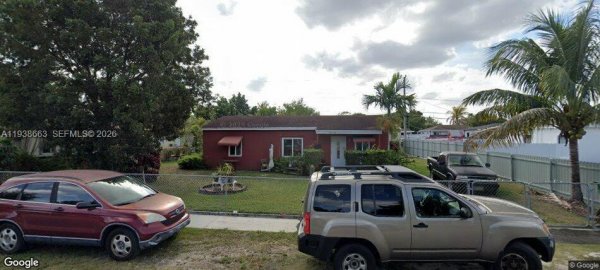 14740 Polk St Miami, FL 33176