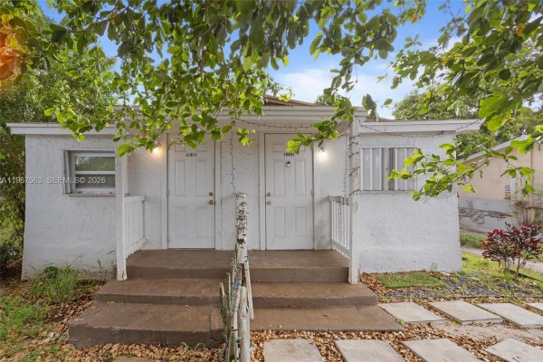 10601 SW 172nd St Miami, FL 33157