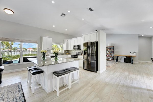 3833 Cypress Lk Dr Lake Worth, FL 33467