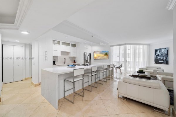 4775 Collins Ave #1504 Miami Beach, FL 33140