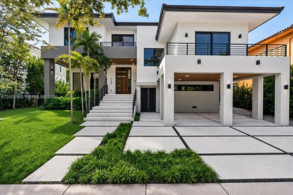 760 Woodcrest Rd Key Biscayne, FL 33149