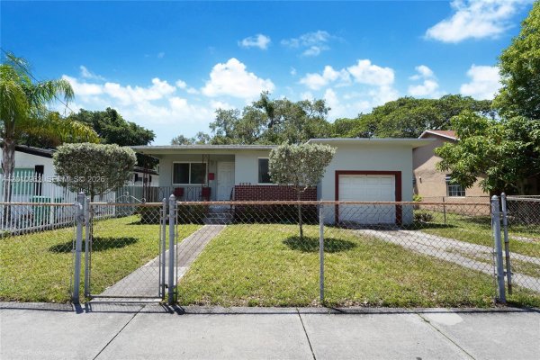 3278 Thomas Ave Miami, FL 33133