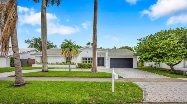 8503 SW 83rd St Miami, FL 33143