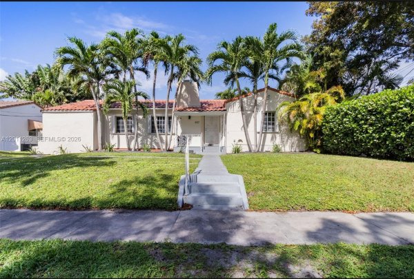 437 NE 107th St Miami, FL 33161