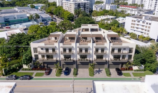 9201 W Bay Hbr Dr Bay Harbor Islands, FL 33154