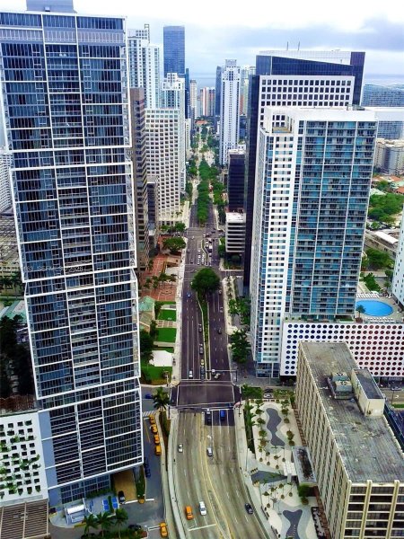 200 Biscayne Blvd Way #4904 Miami, FL 33131