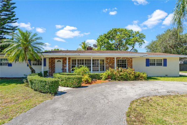 8200 SW 164th St Palmetto Bay, FL 33157