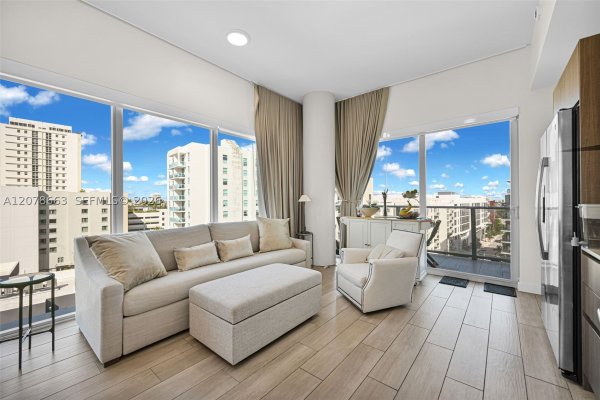 1600 SW 1st Ave #802 Miami, FL 33129