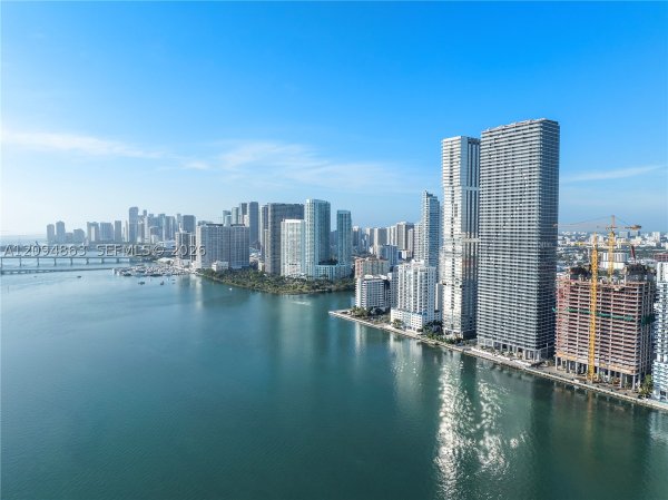 700 NE 24th St #2106 Miami, FL 33137