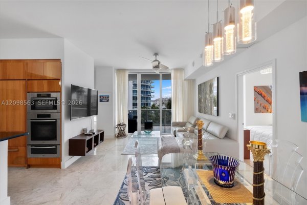 50 S Pointe Dr #704 Miami Beach, FL 33139