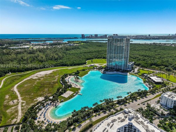 2411 Laguna Cir #2311 North Miami, FL 33180