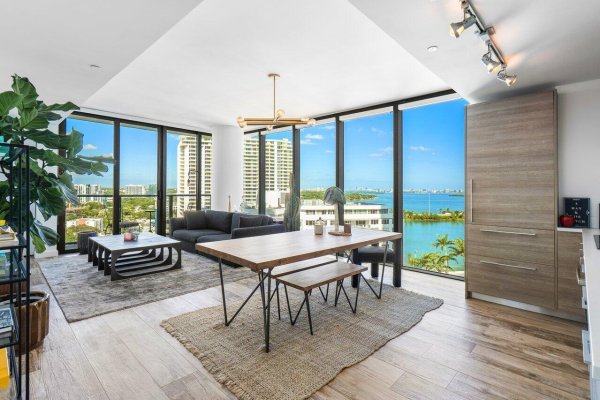 650 NE 32nd St #1508 Miami, FL 33137