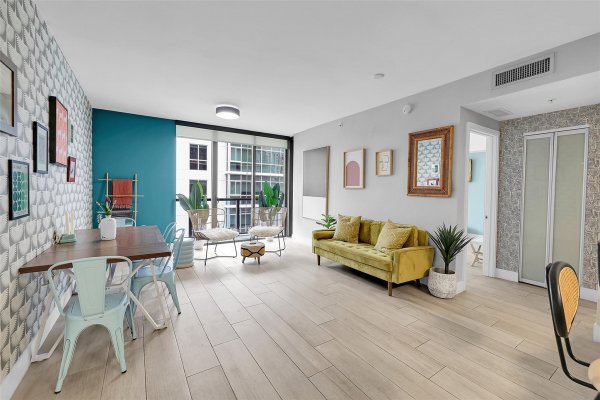 201 SW 17th #602 Miami, FL 33129