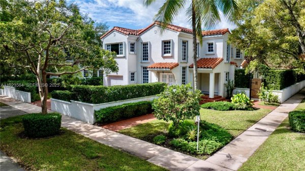 1900 Pizarro St Coral Gables, FL 33134