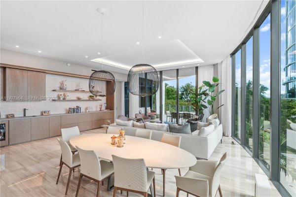 2821 S Bayshore Dr #5A Miami, FL 33133