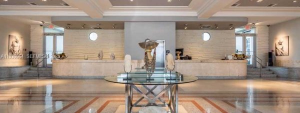 435 21st St #212 Miami Beach, FL 33139