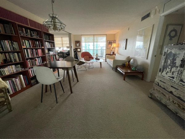 6039 Collins Ave #1232 Miami Beach, FL 33140