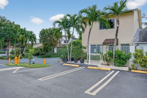 2455 SW 11th St #7-A Miami, FL 33135