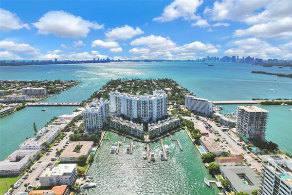 7910 Harbor Is Dr #1103 North Bay Village, FL 33141