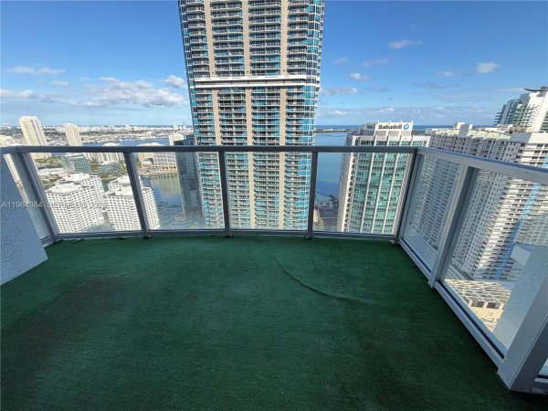 1060 Brickell Ave #4003 Miami, FL 33131