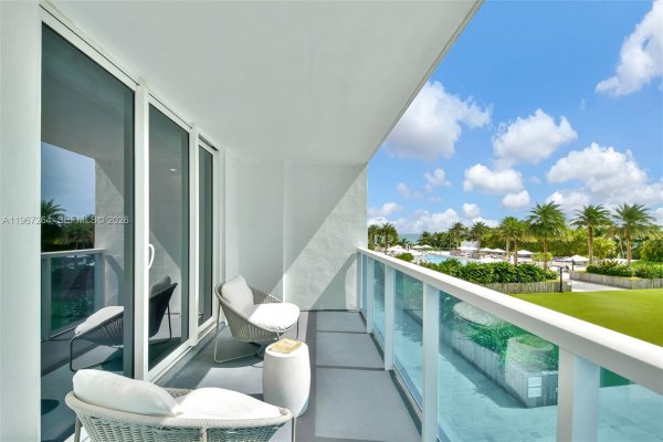 2301 Collins Ave #303 Miami Beach, FL 33139