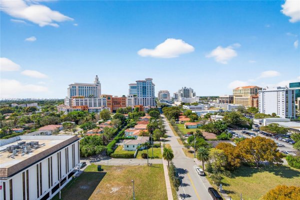 2351 Douglas Rd #1104 Miami, FL 33145