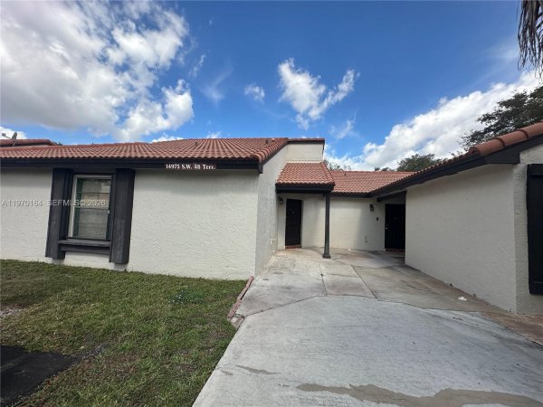 14975 SW 48th Ter #25E Miami, FL 33185