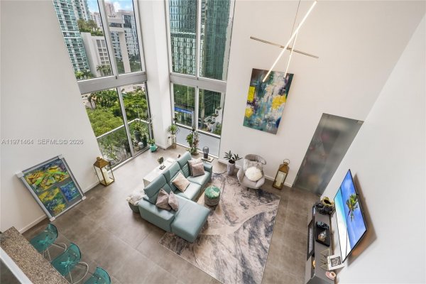 1060 Brickell Ave #1003 Miami, FL 33131