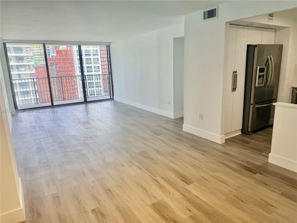 1450 Brickell Bay Dr #1405 Miami, FL 33131