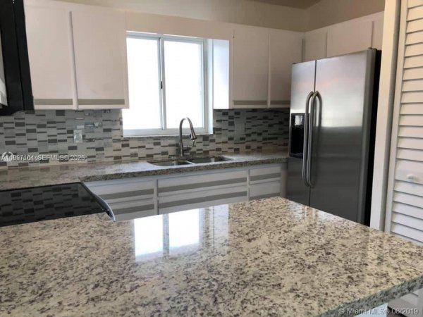 2246 W 74th St #202-10 Hialeah, FL 33016