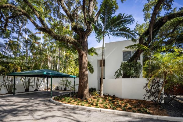 2721 SW 22nd Ave #C Coconut Grove, FL 33133