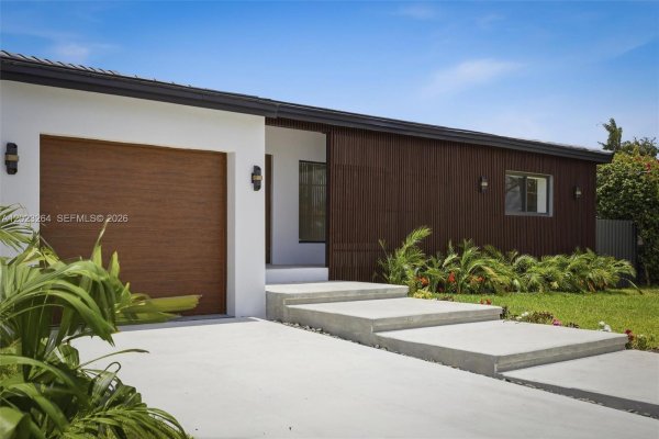1911 SW 18th Ave Miami, FL 33145