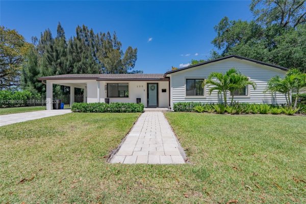 255 Grant Dr Coral Gables, FL 33133