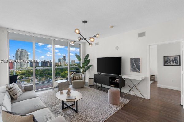 79 SW 12th St #2204-S Miami, FL 33130