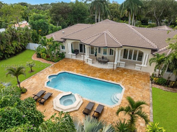 6890 SW 94th St Pinecrest, FL 33156