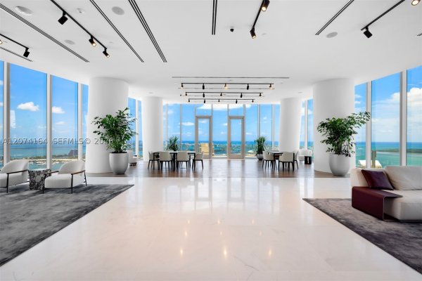 300 Biscayne Blvd Way #1005 Miami, FL 33131