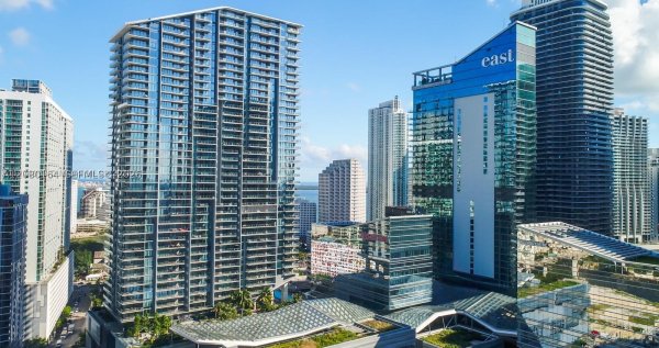 68 SE 6th St #1912 Miami, FL 33131