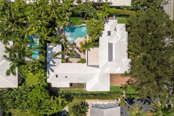 6675 Roxbury Ln Miami Beach, FL 33141