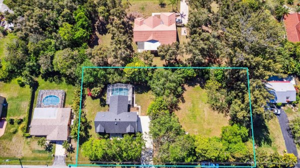 12100 NW 27th Ct Plantation, FL 33323