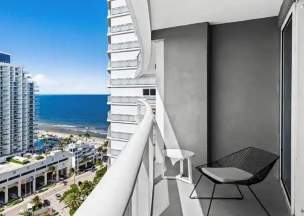 3101 Bayshore Dr #1606 Fort Lauderdale, FL 33304
