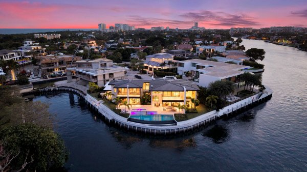 829 Orchid Boca Raton, FL 33432