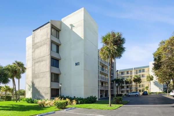 1605 S Us Hwy 1 #M1-202 Jupiter, FL 33477