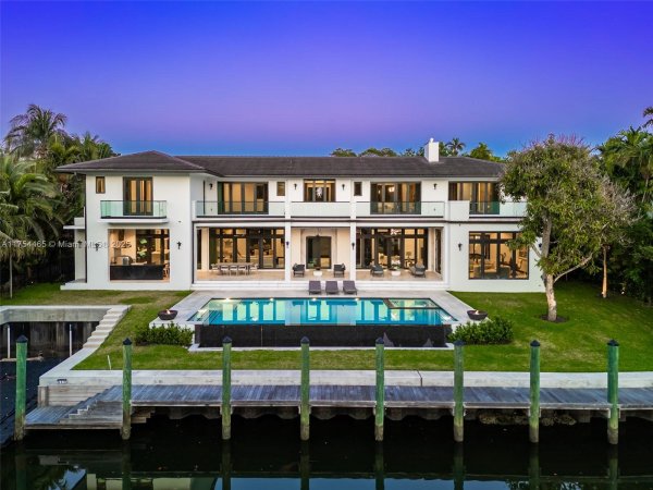 4424 Granada Blvd Coral Gables, FL 33146 4424 Granada Blvd Coral Gables, FL 33146