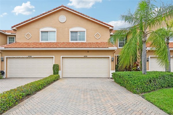 4310 Colony Vw Dr Lake Worth, FL 33463